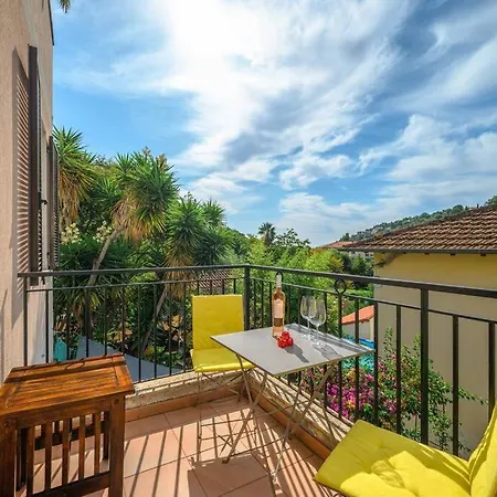 Apartment La Julia - Calme - Spacieux - Parking Prive - Climatisation *