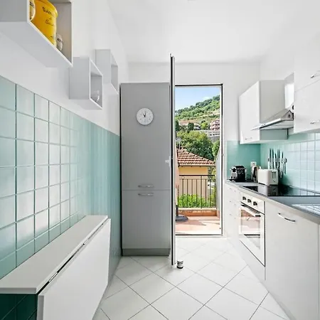 Apartment La Julia - Calme - Spacieux - Parking Prive - Climatisation Menton